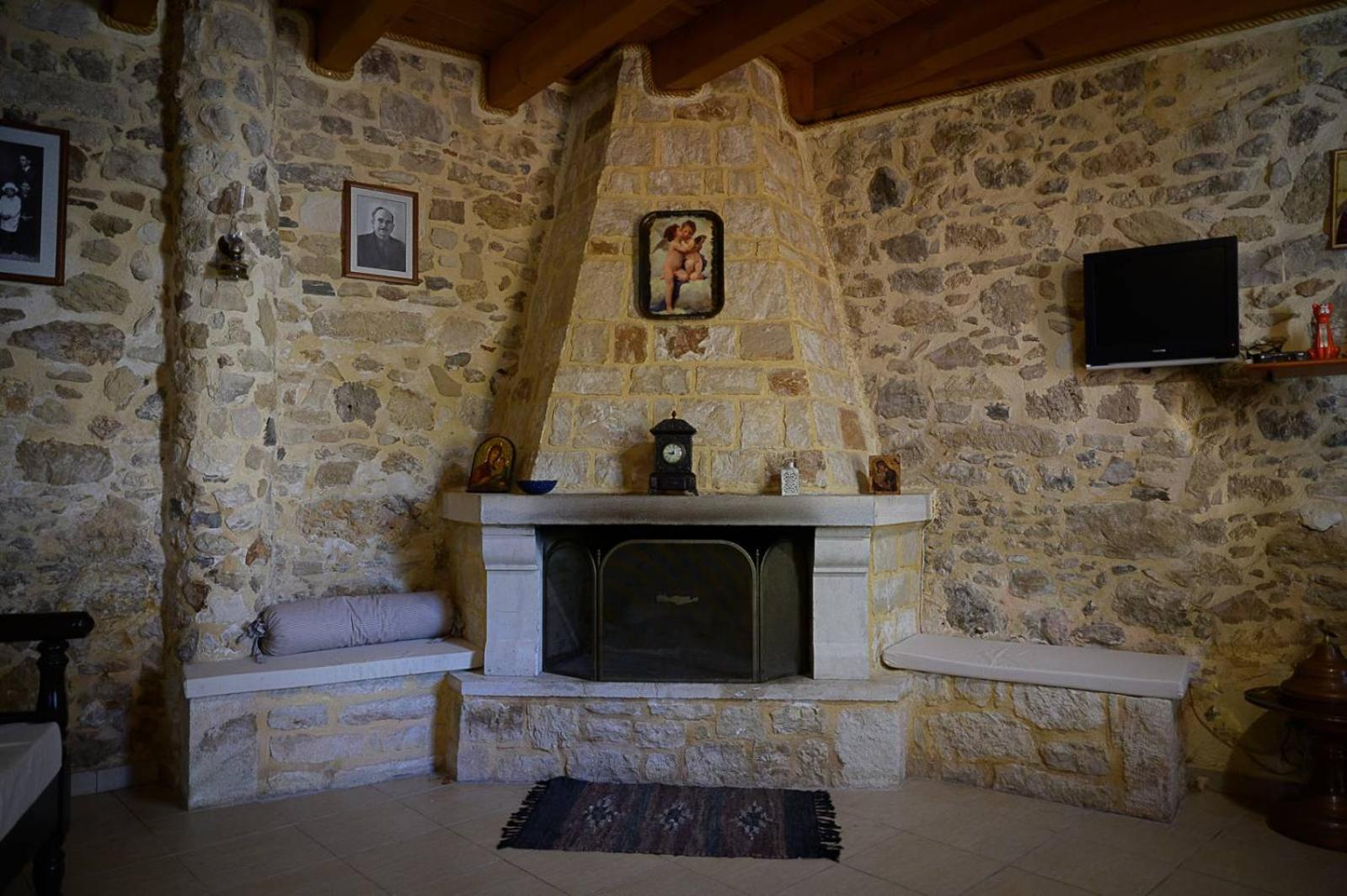 Traditional Stone Mezonete Krousonas  Kültér fotó